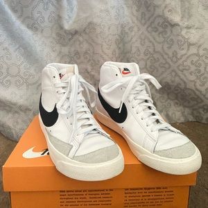 Nike Women’s Blazer Mid ‘77